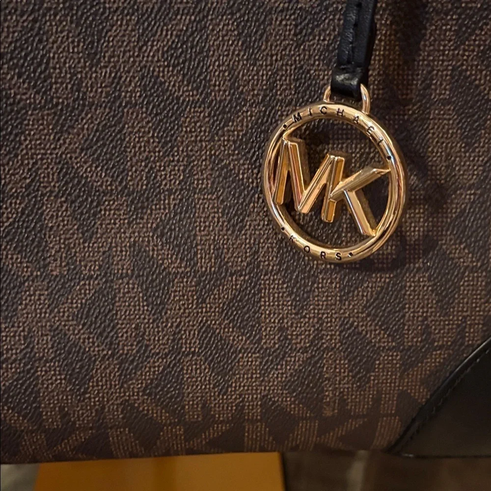 Michael Kors Mercer Gallery center zip Signature Brown and Black Tote